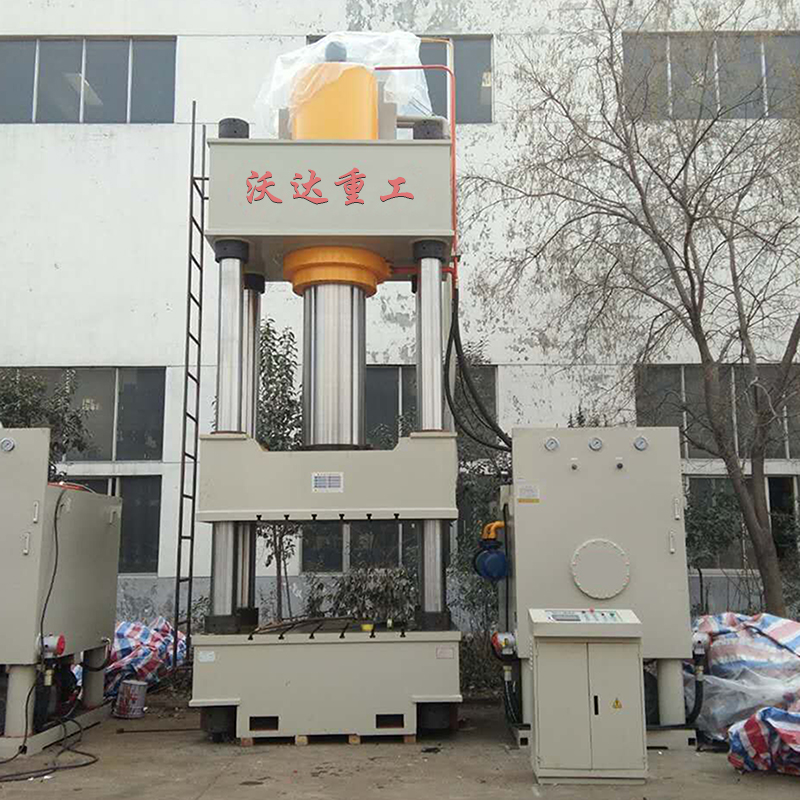 1250噸三梁四柱液壓機 1250噸三梁四柱液壓機