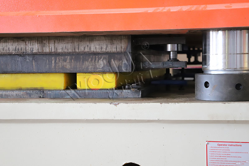 防盜門門面壓花機價格