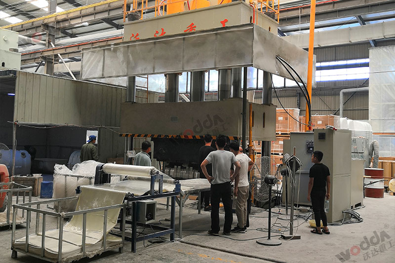 生産2立方玻璃鋼化糞池設備_2000噸四柱液壓機_液壓機廠家