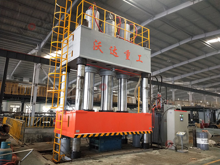 2000噸SMC玻璃鋼汽車配件成型液壓機 2000噸SMC玻璃鋼汽車配件成型液壓機