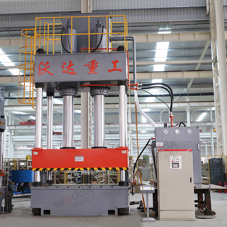 800噸U型複合樹脂排水溝成型液壓機車間實拍圖