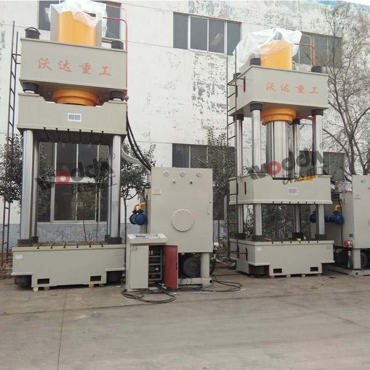 1000噸三梁四柱液壓機 1000噸三梁四柱液壓機