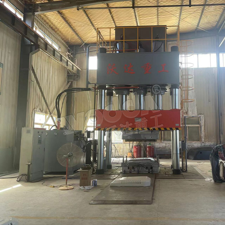 1500噸SMC汽車覆蓋件成型液壓機客戶現場 1500噸SMC汽車覆蓋件成型液壓機客戶現場