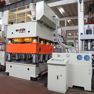 4500噸大鐵門防(fáng)盜門壓花機(ji)_鋼木門成型(xíng)液壓機廠家(jiā)