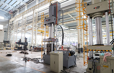 315噸(dun)耐火材料成型(xing)液壓機