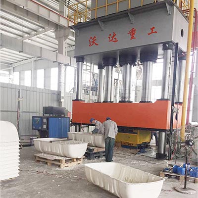 1200噸玻(bō)璃鋼化糞(fèn)池成型液(yè)壓機