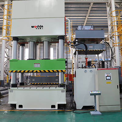 九(jiǔ)腳塑料托盤(pan)液壓機_1000噸塑(sù)料托盤模壓(ya)機