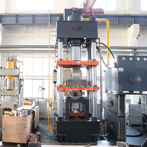 匣缽成型(xíng)設備_800噸匣(xiá)缽成型液(ye)壓機