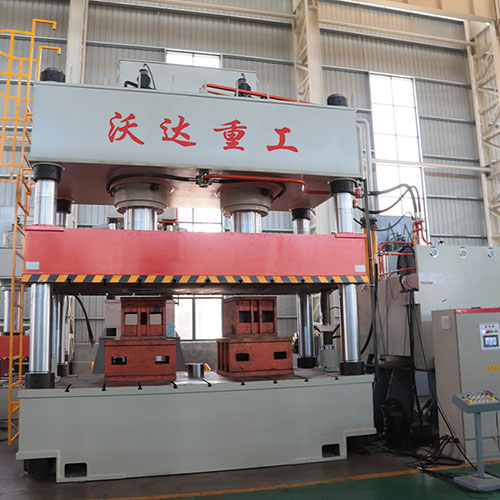 1000噸(dun)SMC玻璃鋼水箱(xiang)成型液壓機(jī)_1000噸液壓機定(dìng)制