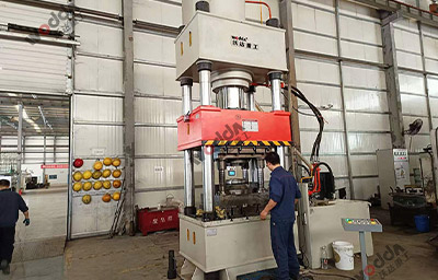 500噸汽車軸承(cheng)鍛造液壓機